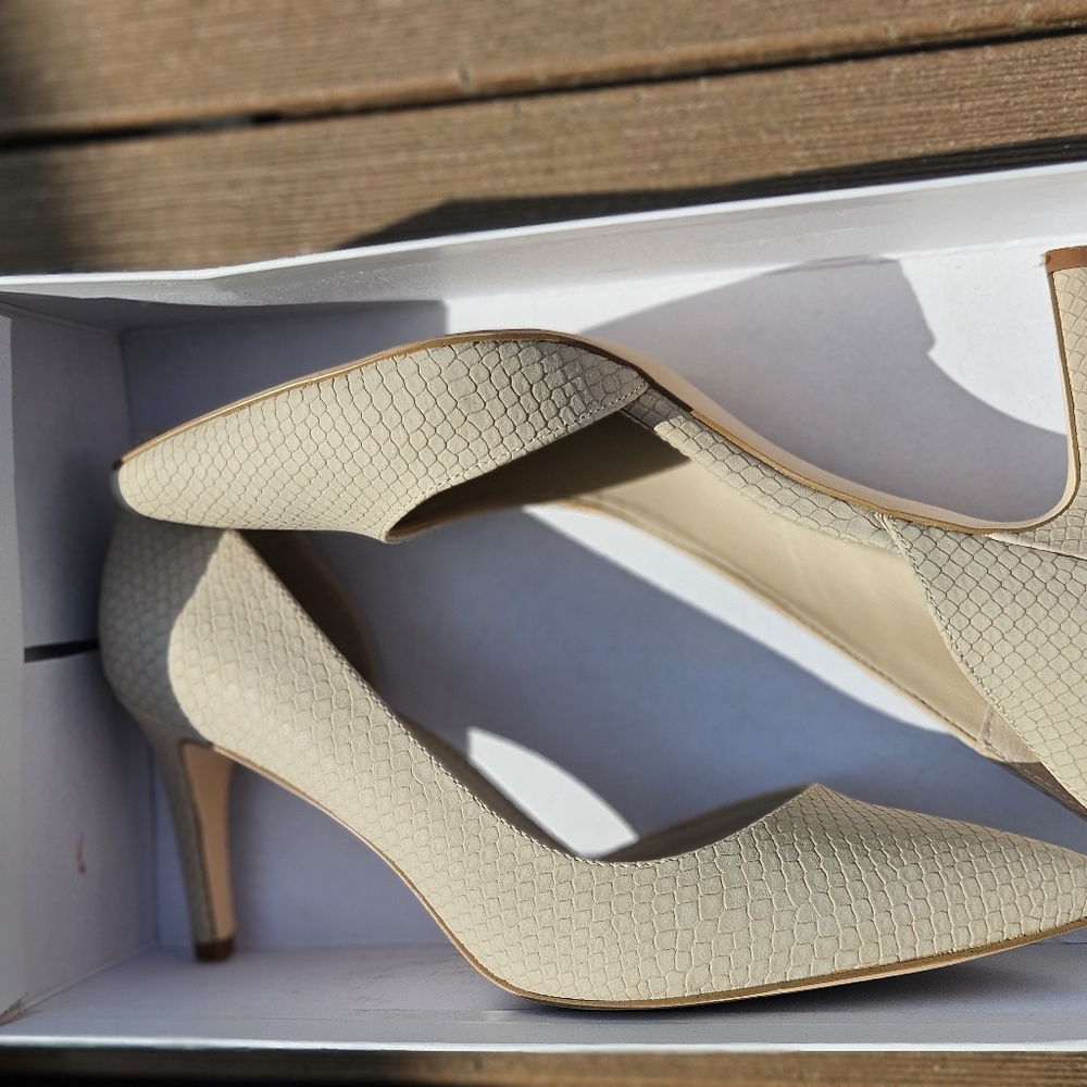 Shoes - Picture 9 of 9